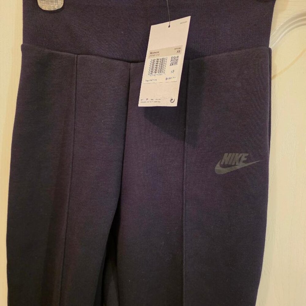 Nike Women's Slim Fit High-Rise Full Length Pants - XS